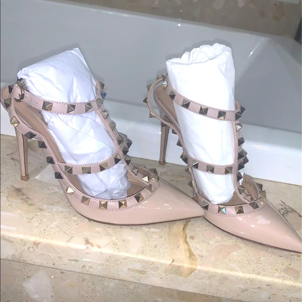 💥💥SOLD💥💥Valentino Rockstud Heel